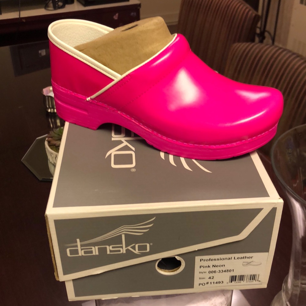 Dansko Professional Neon Pink -42